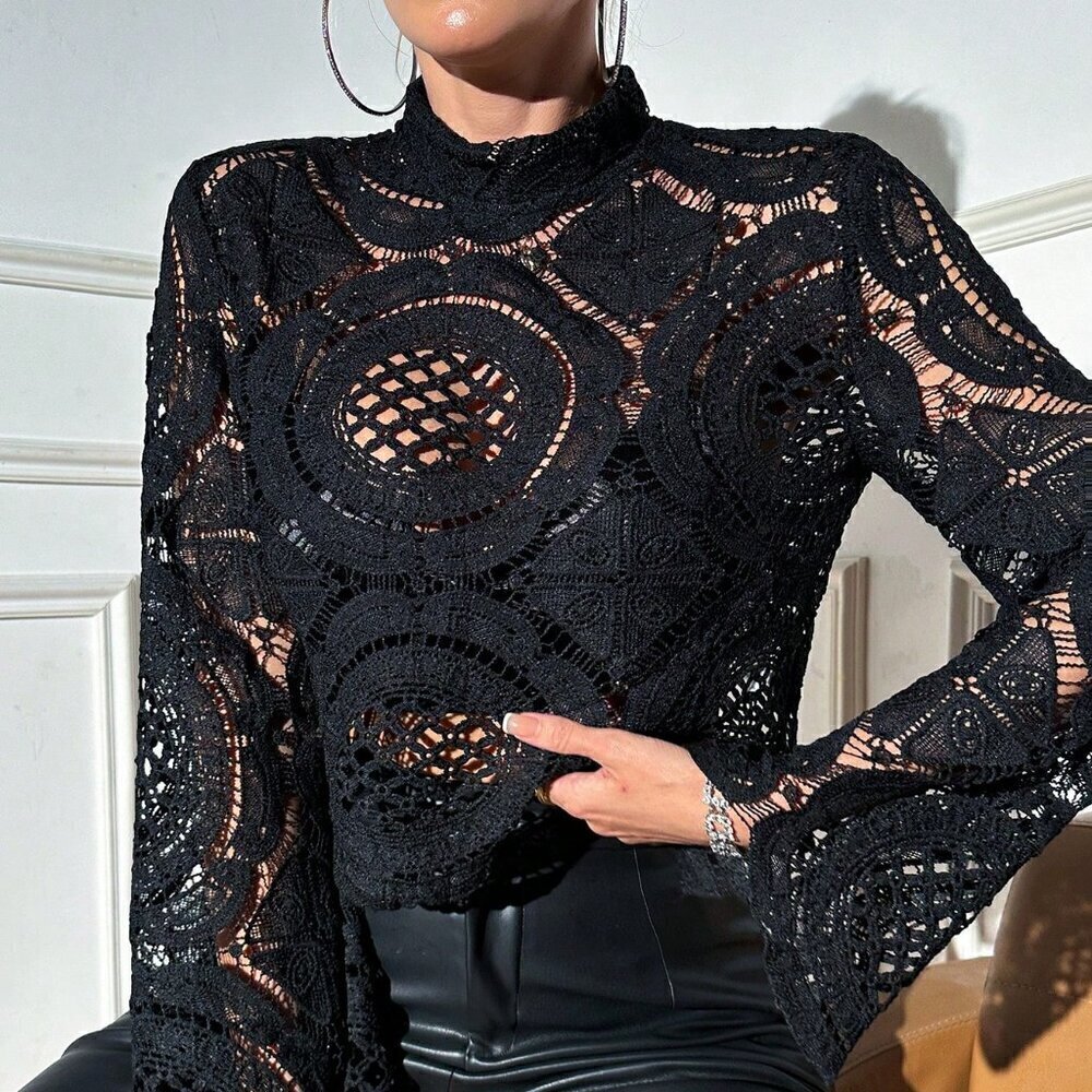 Black Casual Women's Water-Soluble Flower Positioning Edge Perspective Blouse - Picture 3 of 6